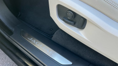 Jaguar F-Pace 2.0 D200 R-Dynamic SE Black 5dr Auto AWD Diesel Estate